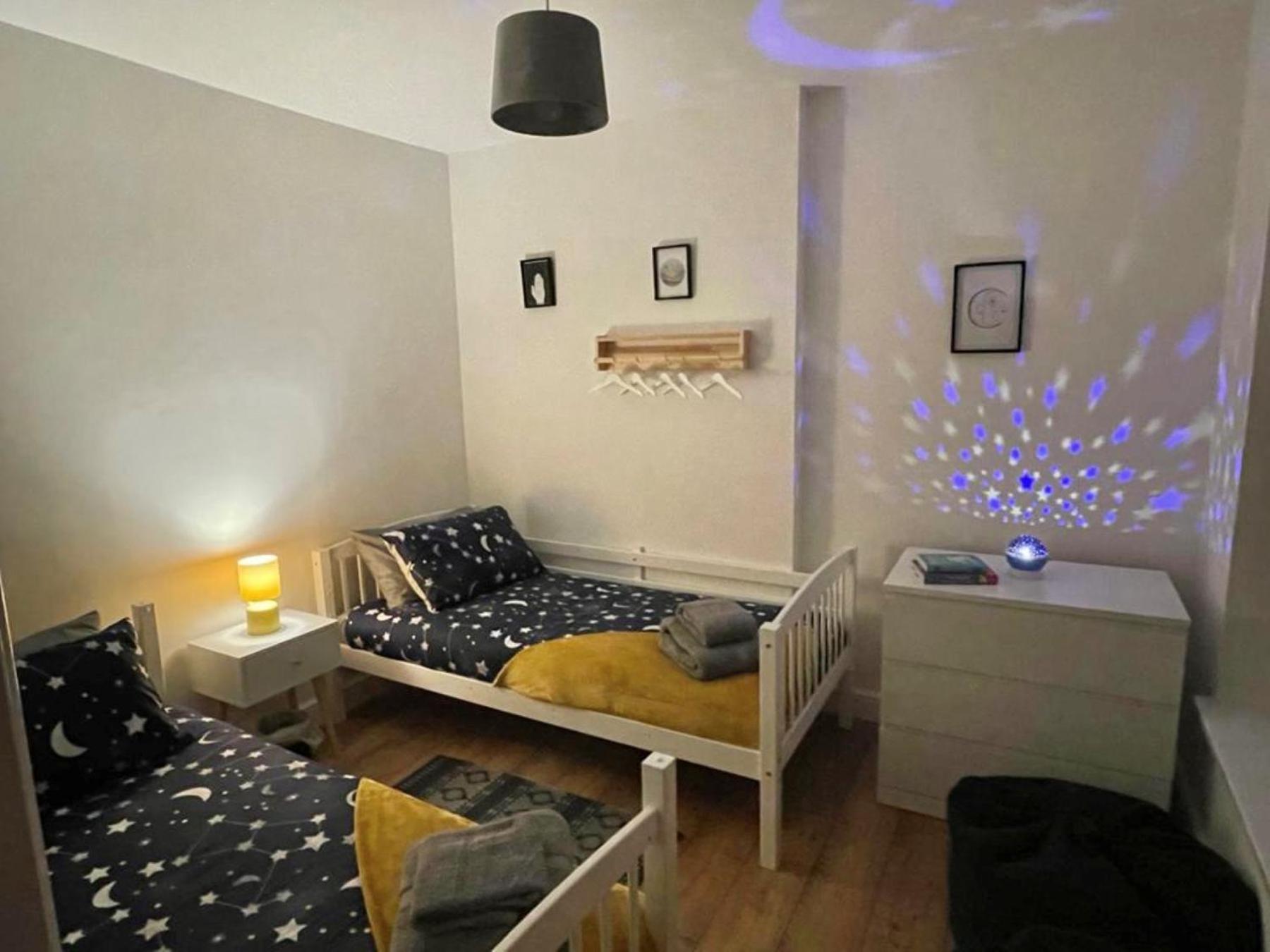 Casa One Hundred - A Beautiful 4 Bed House On The Beach Front سوانسي المظهر الخارجي الصورة